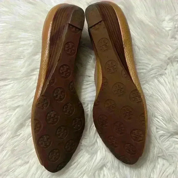 Tory Burch Brown Leather Sally Wedge Pumps Size 8M - Picture 6 of 13